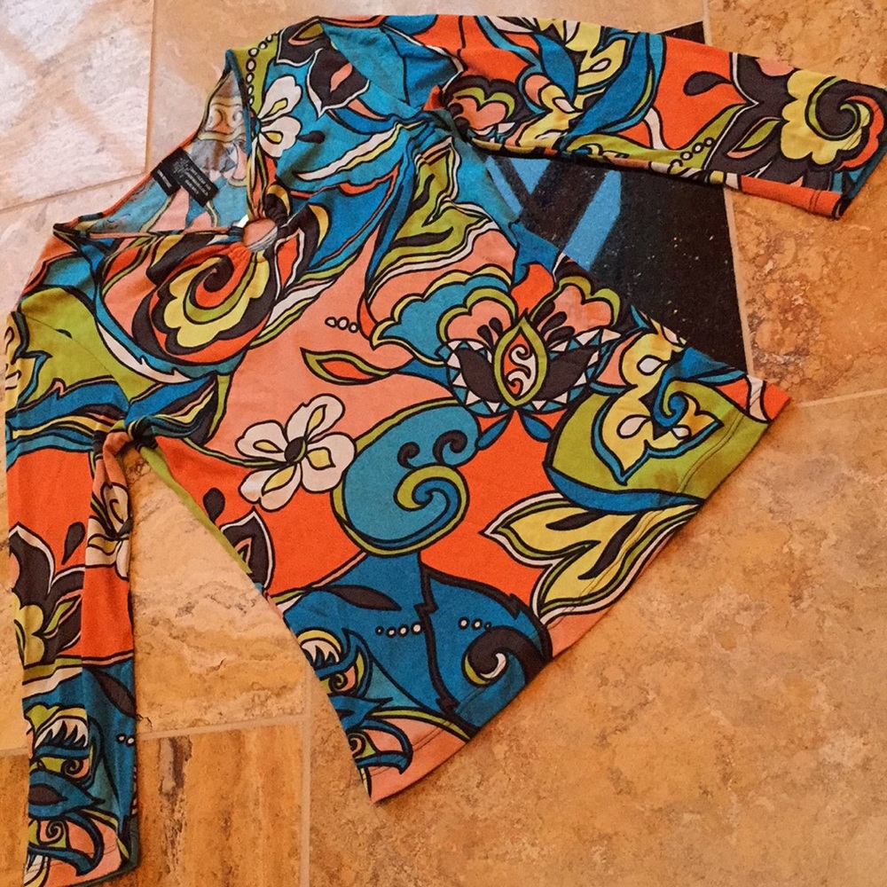 Lynn Ritchie Sexy VNeck retro long sleeved floral